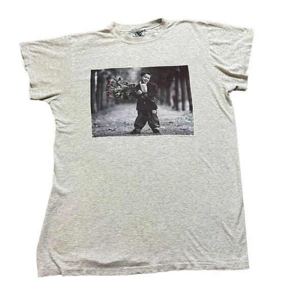 Vintage  Kim Andersen Photograph Boy with Flowers Tee - Picture 1 of 6
